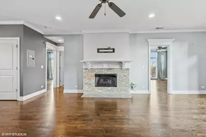 927 W Agatite Avenue #4N, Chicago, IL 60640 - Photo 6