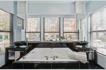 645 W Bittersweet Place #1, Chicago, IL 60613 - Photo 6