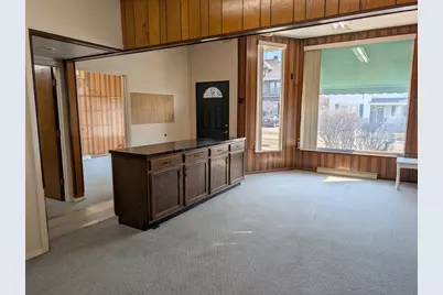 404 N West Avenue, Freeport, IL 61032 - Photo 2