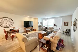 4420 S Prairie Ave, Chicago, IL 60653 - Photo 8