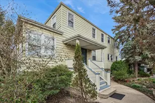 1762 W Morse Ave, Chicago, IL 60626 - Photo 1