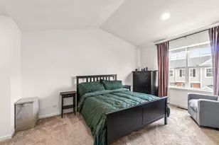 218 Timberleaf Cir, Roselle, IL 60172 - Photo 16