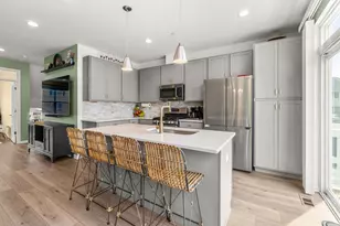 218 Timberleaf Cir, Roselle, IL 60172 - Photo 8