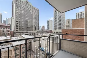 33 E Cedar St, Chicago, IL 60611 - Photo 6