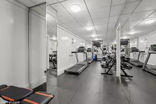 33 E Cedar St, Chicago, IL 60611 - Photo 18