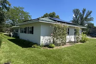 126 Sun St, Cabery, IL 60919 - Photo 4