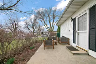 126 Sun St, Cabery, IL 60919 - Photo 6