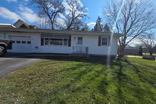 407 Warner St, Hampshire, IL 60140 - Photo 1