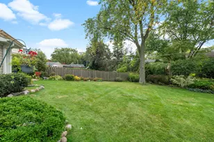 528 S Walnut Ave, Arlington Heights, IL 60005 - Photo 4