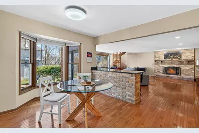 1659 Brittany Lane, Hoffman Estates, IL 60192 - Photo 8