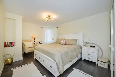 4828 W Berwyn Avenue, Chicago, IL 60630 - Photo 4