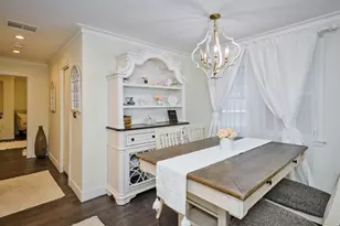 4828 W Berwyn Ave, Chicago, IL 60630 - Photo 8