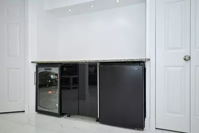 4828 W Berwyn Avenue, Chicago, IL 60630 - Photo 30