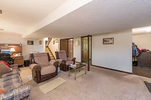 547 Phillips Cir, Antioch, IL 60002 - Photo 20