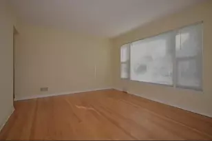 144 E Quincy St, Riverside, IL 60546 - Photo 4
