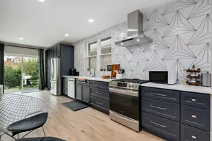 6739 N Rockwell St, Chicago, IL 60645 - Photo 12