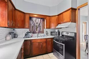 832 Bode Rd, Elgin, IL 60120 - Photo 10