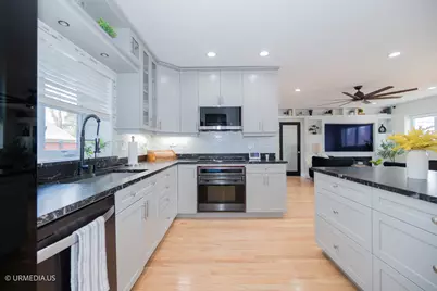 7100 N Sioux Avenue, Chicago, IL 60646 - Photo 12