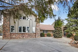 5992 Palisades Pkwy, Rockford, IL 61109 - Photo 2