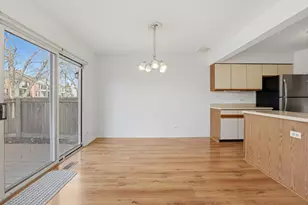 718 Sturnbridge Ln, Schaumburg, IL 60173 - Photo 8