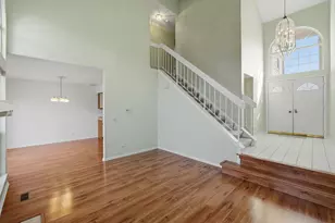 718 Sturnbridge Ln, Schaumburg, IL 60173 - Photo 10