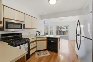 718 Sturnbridge Ln, Schaumburg, IL 60173 - Photo 12