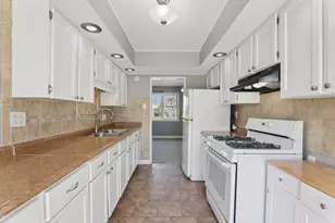 17303 Greenbay Ave SE, Lansing, IL 60438 - Photo 2