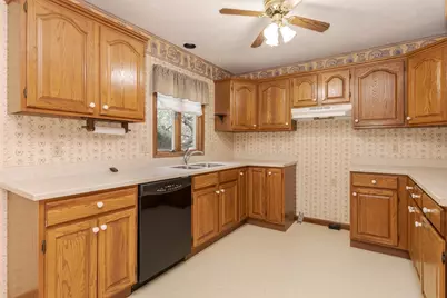 1402 E Indiana Avenue, Pontiac, IL 61764 - Photo 10