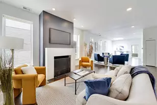 643 W Melrose St, Chicago, IL 60657 - Photo 2