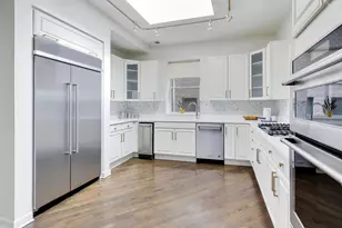 643 W Melrose St, Chicago, IL 60657 - Photo 8