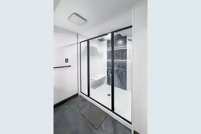 817 W Empire Street, Freeport, IL 61032 - Photo 16