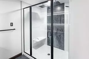 817 W Empire St, Freeport, IL 61032 - Photo 16