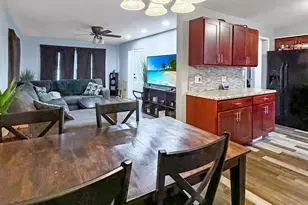 817 W Empire St, Freeport, IL 61032 - Photo 8