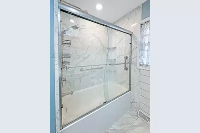 817 W Empire Street, Freeport, IL 61032 - Photo 30