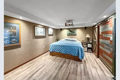 817 W Empire Street, Freeport, IL 61032 - Photo 18