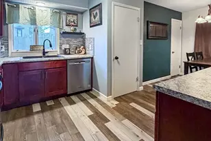 817 W Empire St, Freeport, IL 61032 - Photo 6