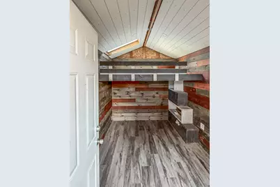 817 W Empire Street, Freeport, IL 61032 - Photo 46