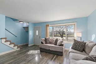 426 Greentree Ln, Bolingbrook, IL 60440 - Photo 6