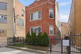 1025 N Trumbull Ave, Chicago, IL 60651 - Photo 2