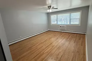 2801 W Waveland Ave, Chicago, IL 60618 - Photo 2