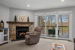 530 River Front Cir, Naperville, IL 60540 - Photo 6