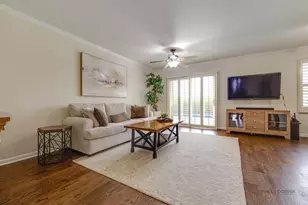 521 Sandy Ln, Libertyville, IL 60048 - Photo 4