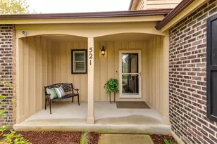 521 Sandy Ln, Libertyville, IL 60048 - Photo 2