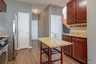 532 S Jade Ln, Round Lake, IL 60073 - Photo 8