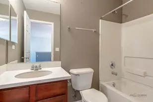 532 S Jade Ln, Round Lake, IL 60073 - Photo 20