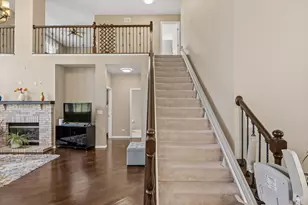 654 Easton Ln, Elk Grove Village, IL 60007 - Photo 10