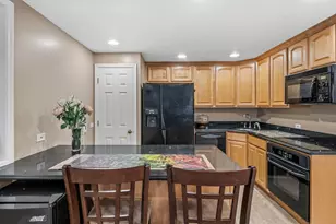 654 Easton Ln, Elk Grove Village, IL 60007 - Photo 20