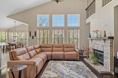 654 Easton Lane, Elk Grove Village, IL 60007 - Photo 6