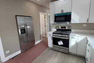 10426 S Calhoun Ave, Chicago, IL 60617 - Photo 10