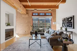 360 W Illinois St, Chicago, IL 60654 - Photo 2